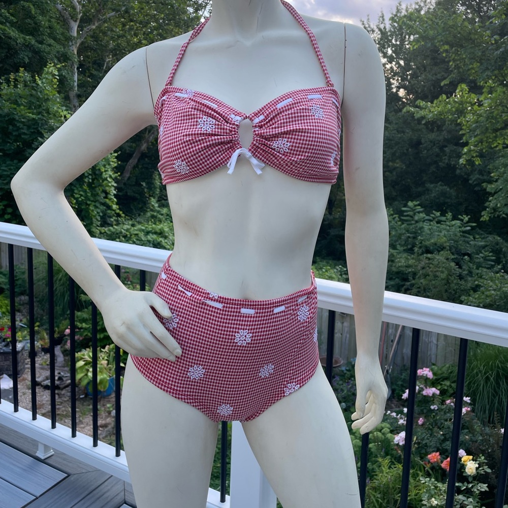 Victoria’s Secret bikini size Small (bottom) and large (top)